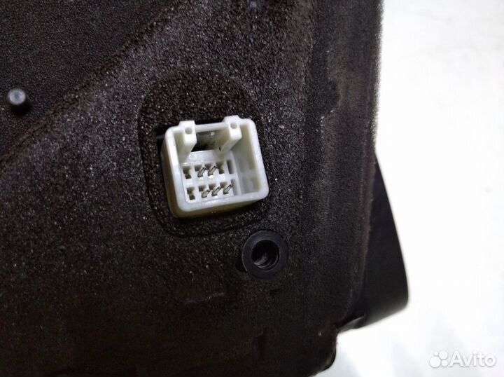 Переднее правое зеркало Mazda 3