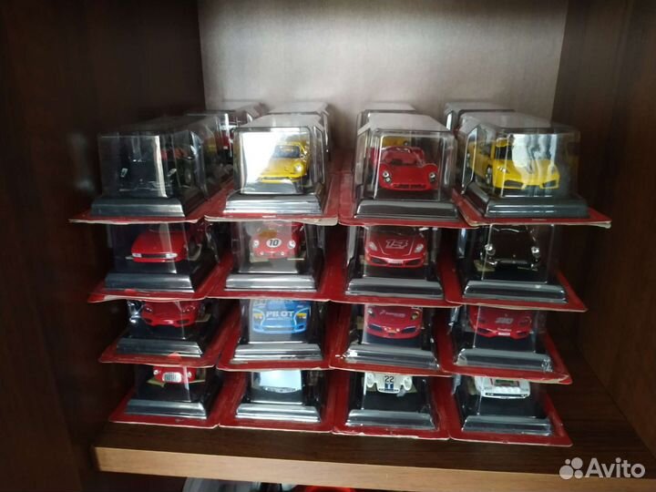 Коллекция модели Ferrari 1;43