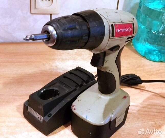 Шуруповерт Интерскол