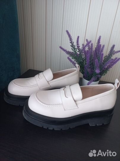 Лоферы женские