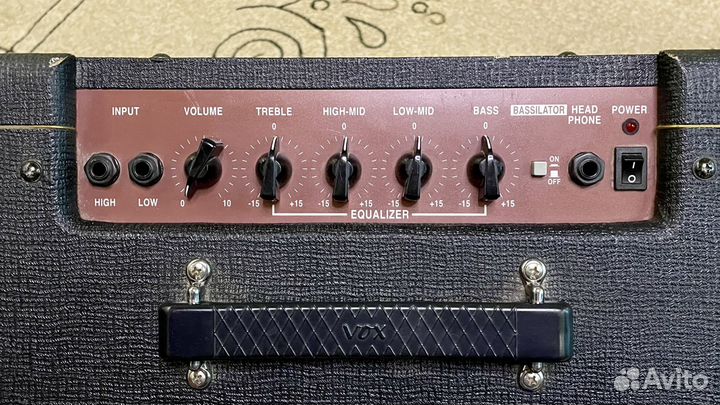 Комбоусилитель для гитары или бас-гитары VOX T25