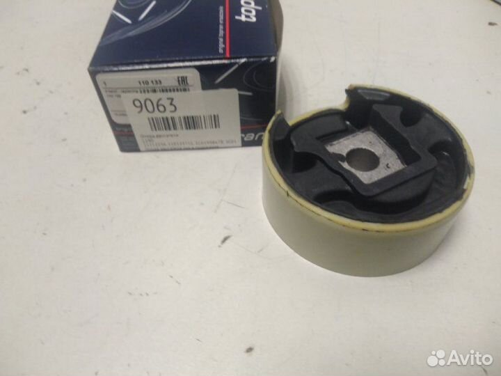 Опора двигателя Volkswagen Golf V 2003-2009 119D