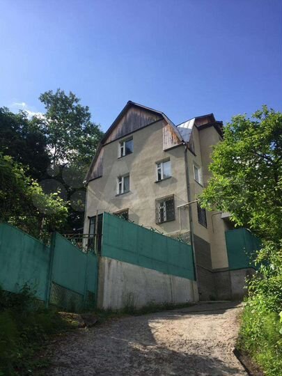 Дом 227 м² на участке 7,5 сот.