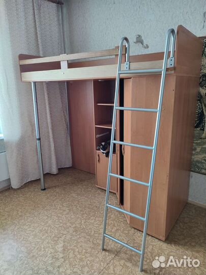 Детская кровать чердак бу со шкафом