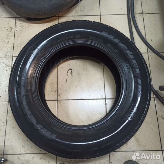Michelin Agilis 245/65 R17 111