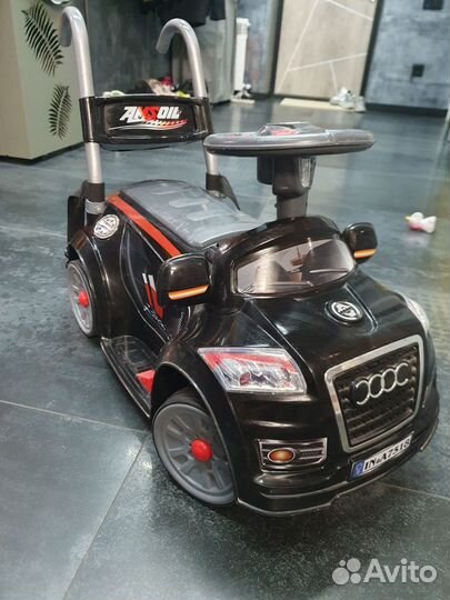 Детская машинка с ручкой