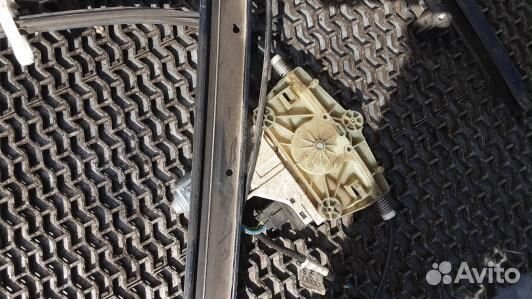 Стеклоподъемник передний правый audi A6 C6 (9NI02E