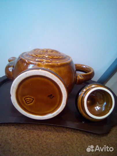 Фарфоровая статуэтка, декорат. чайник и др СССР