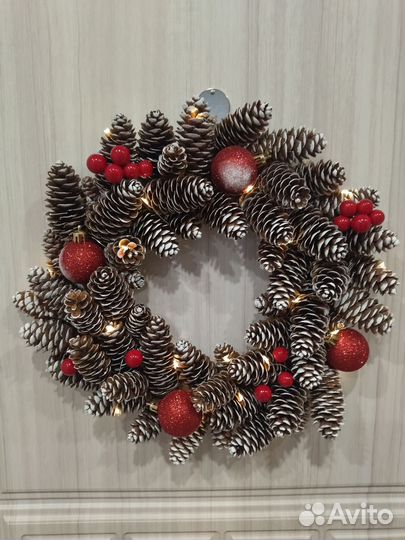 Новогодний венок ручной работы