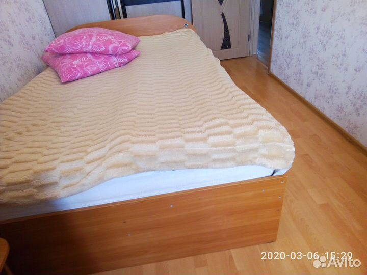 Кровать