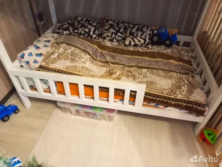 Детская кровать домик бу