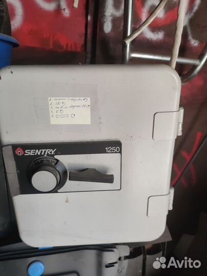 Сейф металлический бу