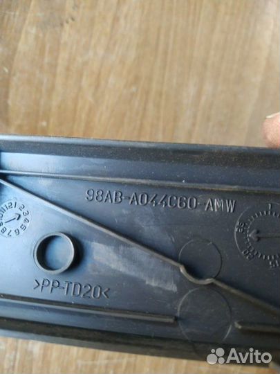 Накладка декоративная передняя правая Ford Focus 1