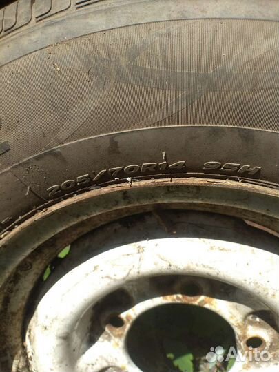 R14 Hankook Optimo ME02 205/70, PCD 5x114.3 DIA 15