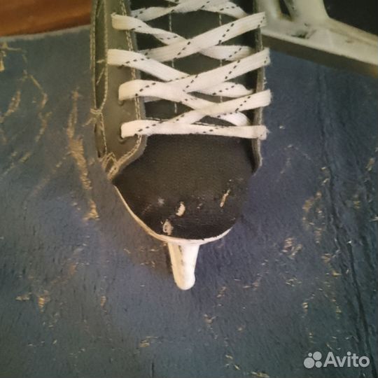 Коньки хоккейные