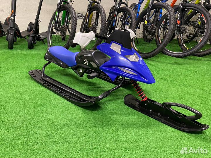 Снегокат детский с ручкой, стальная рама / Отправк