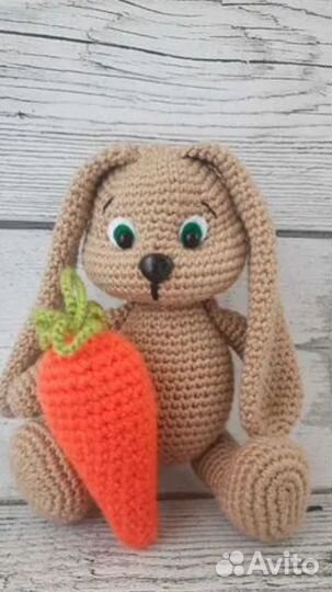 Вязаные мягкие игрушки зайцы, мишки ручной работы