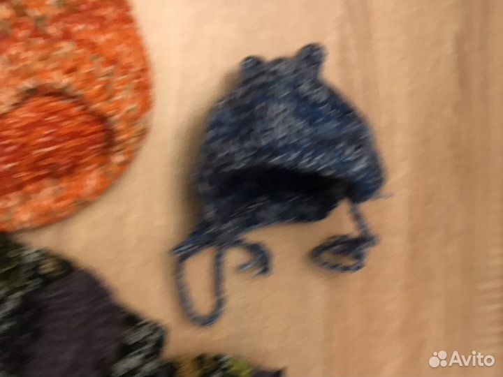 Вязаная кофта с воротником и шапка для собак