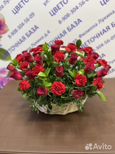 Корзина с цветами