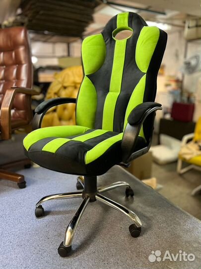 Игровое компьютерное кресло