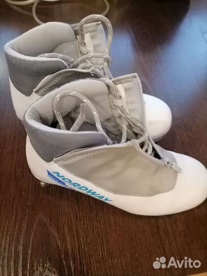 Лыжные ботинки