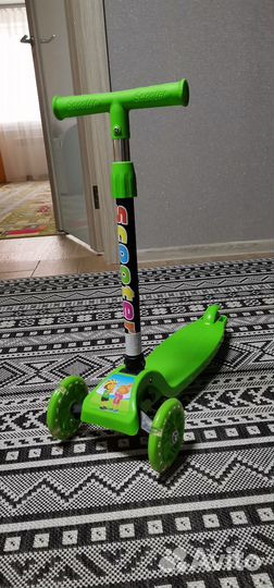 Самокат детский трехколесный
