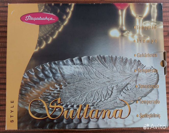 Посуда: блюда, салатник