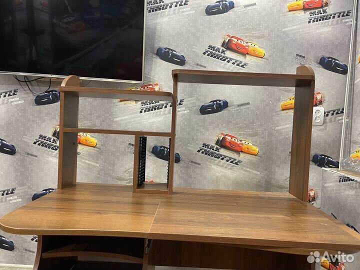 Компьютерный стол