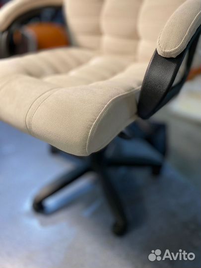 Кресло офисное
