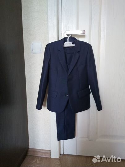 Костюм тройка для мальчика р-р 122-128ф