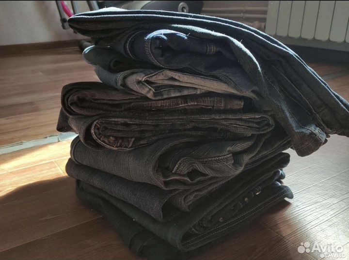 Отдам 4 пакета джинс на поделки