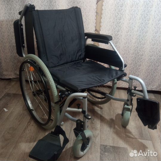Инвалидное кресло-коляска