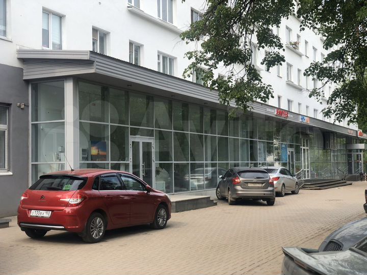 Салон, магазин, офис, 284.7 м²