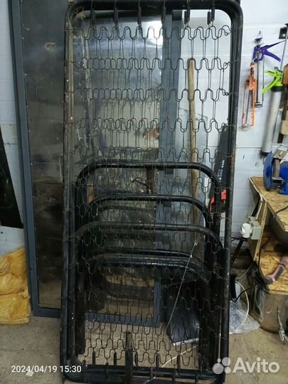 Двухъярусная кровать металлическая