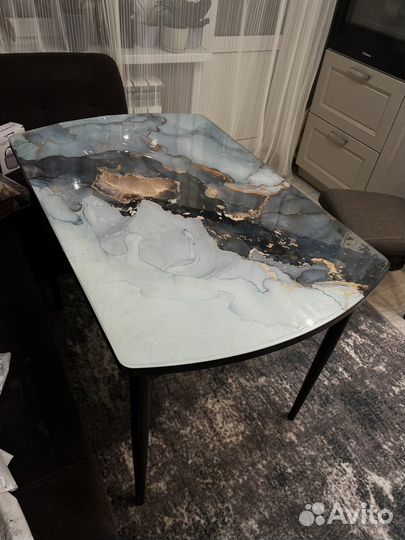 Кухонный стол