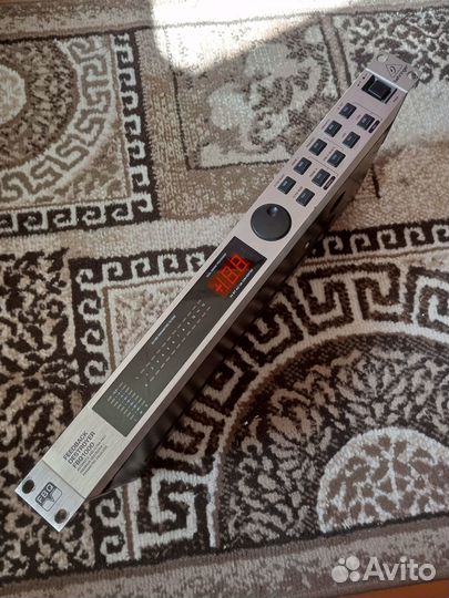 Продам подавитель обратной связи Behringer FBQ1000