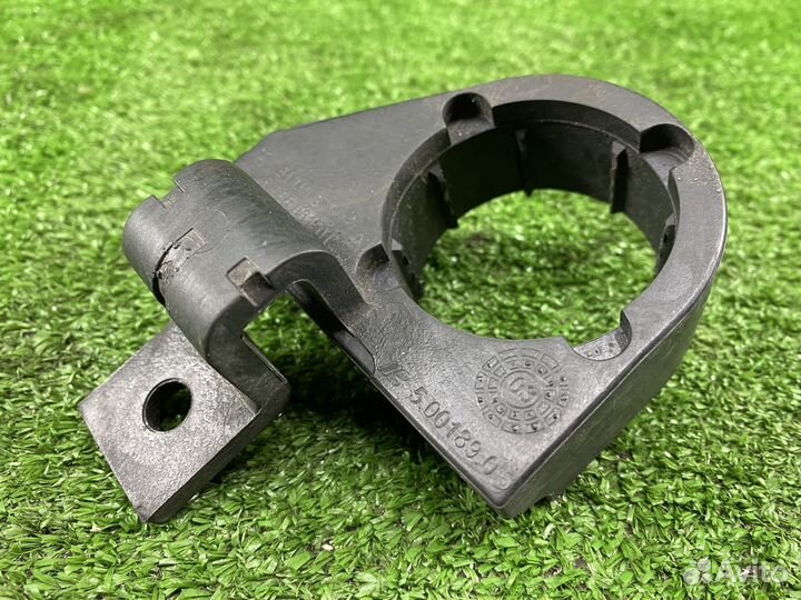 Крепление водяной помпы bmw 5 e60/e61/e63