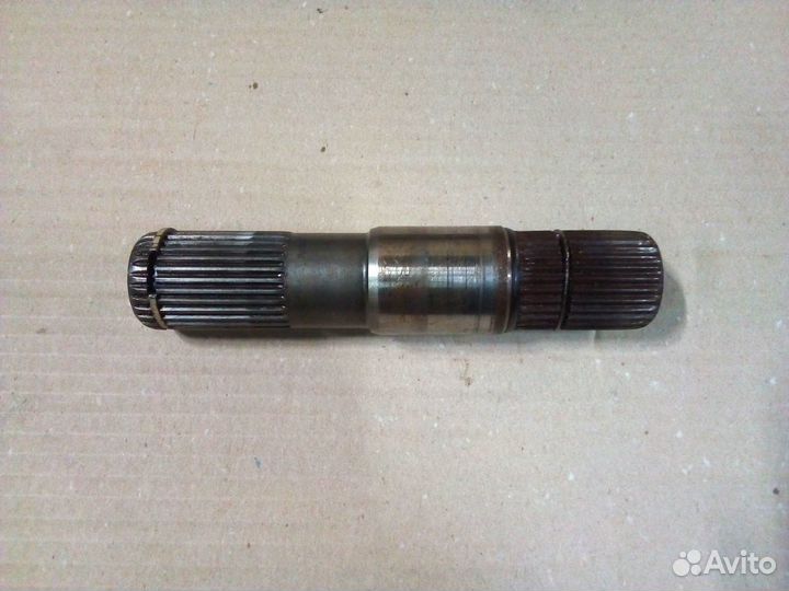 Промежуточный вал переднего редуктора Dodge Ram