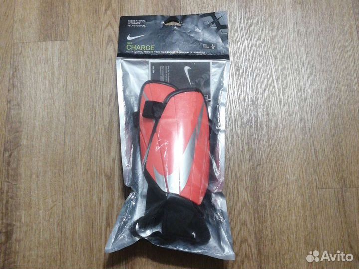 Футбольные щитки nike