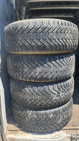 Goodyear UltraGrip 500 265/65 R17 112T