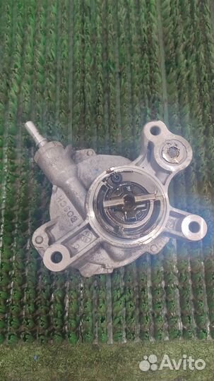 Насос вакуумный Peugeot Expert 2010