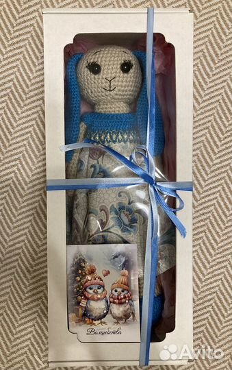 Вязаная игрушка зайка амигуруми