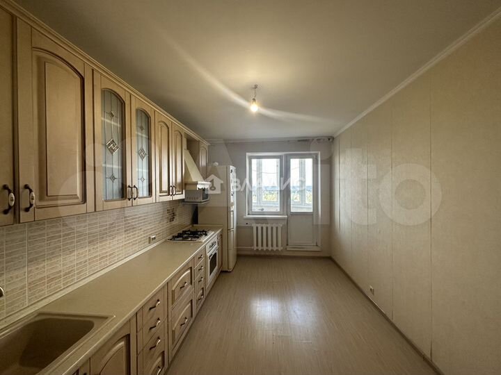 2-к. квартира, 57 м², 8/10 эт.