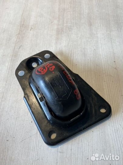 Кронштейн рычага задний левый Skoda Octavia A5 BSE