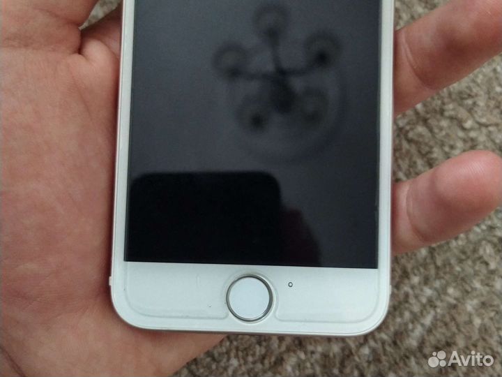 Телефон iPhone 6s