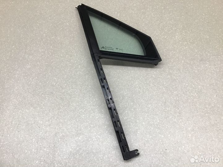 Стекло двери передней правой Citroen C4 II 2011