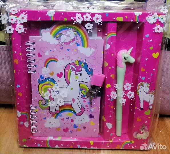 Блокнот с ручкой 