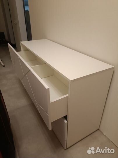 Белый комод или тумба под тв