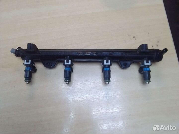 Топливная рампа Volkswagen polo, Skoda rapid 1,6