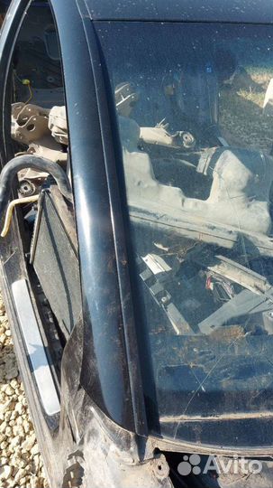 Молдинг лобового стекла на Volkswagen Phaeton